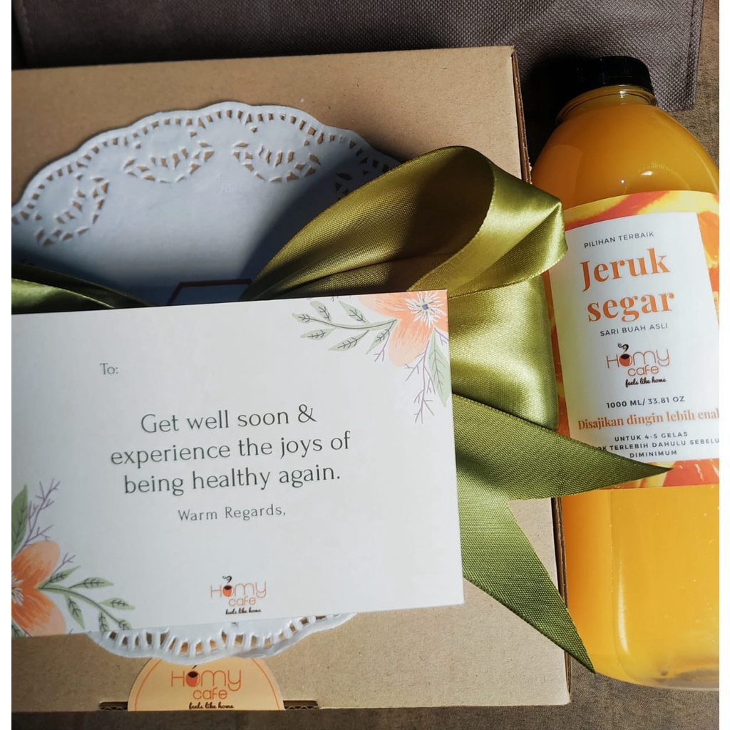 

Get Well Soon Hampers Homy Roasted Chicken and 1 Liter Fresh Orange Juice (Jeruk Peras Murni)