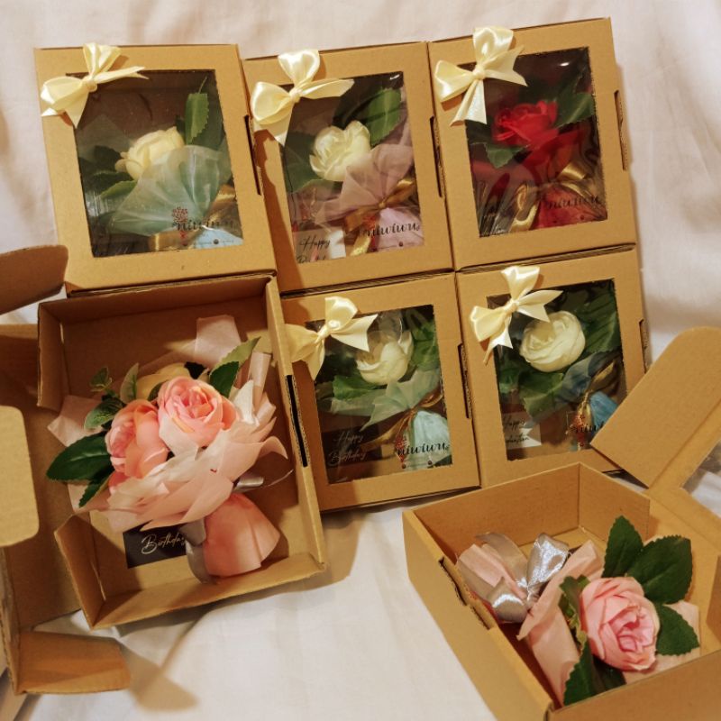 mini buket bunga box mika / artificial bouquet gift money snack coklat chocolate doll custom by requ
