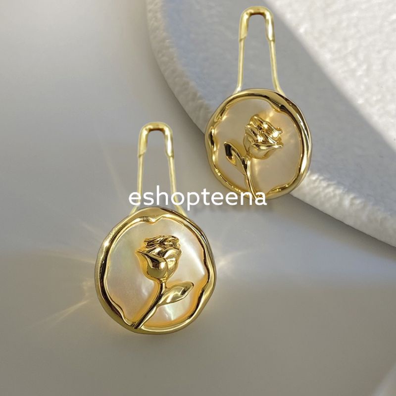 A194 anting hijab bulat putih mawar gold_anting jilbab