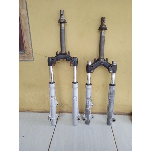 shock depan karisma supra x lama satu set segitiga original