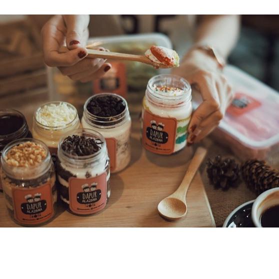 

HOT Product Cake In Jar by Dapur Alazkha ( 4 JAR ) serbuuu !