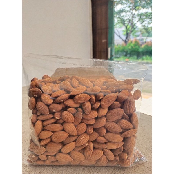 

Kacang Almond Mentah