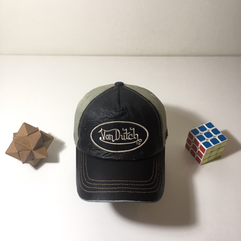 Topi Von Dutch Leather Black