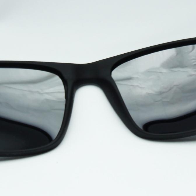 Kaca Mata Pria Polaroid Porsche Design Black EDT