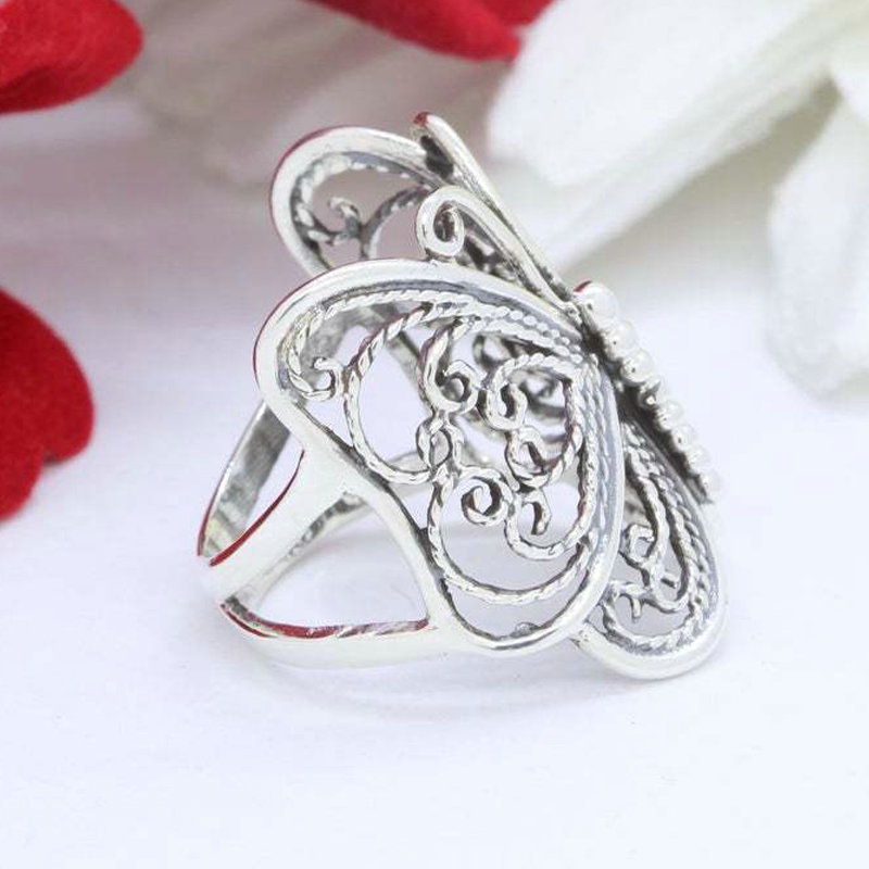 Cincin Adjustable Desain Ukiran Butterfly Hollow out Gaya Vintage Untuk Pasangan