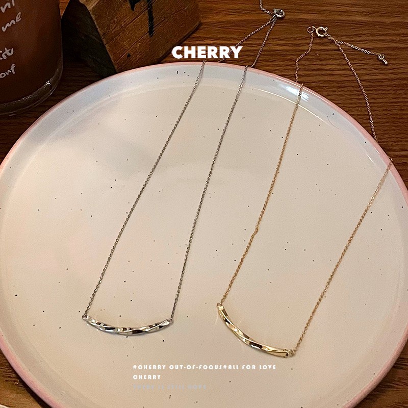 Papaozhu Korea Gold Twist Horizontal Stick Bar Pendant Kalung Untuk Wanita Perempuan Minimalis Bengkok Satu Kata Pesona Kalung Pendek Fashion Perhiasan