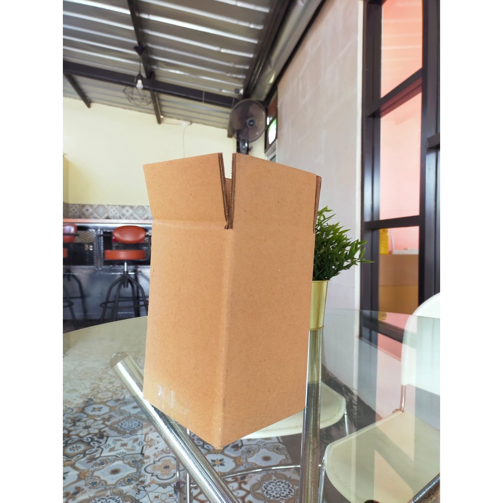

KARDUS BARU/BOX POLOS 10x10x16cm BARU MURAH SERBU ( harga paket isi 10 pcs )