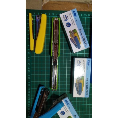 

staples hd 10 zrm z10d