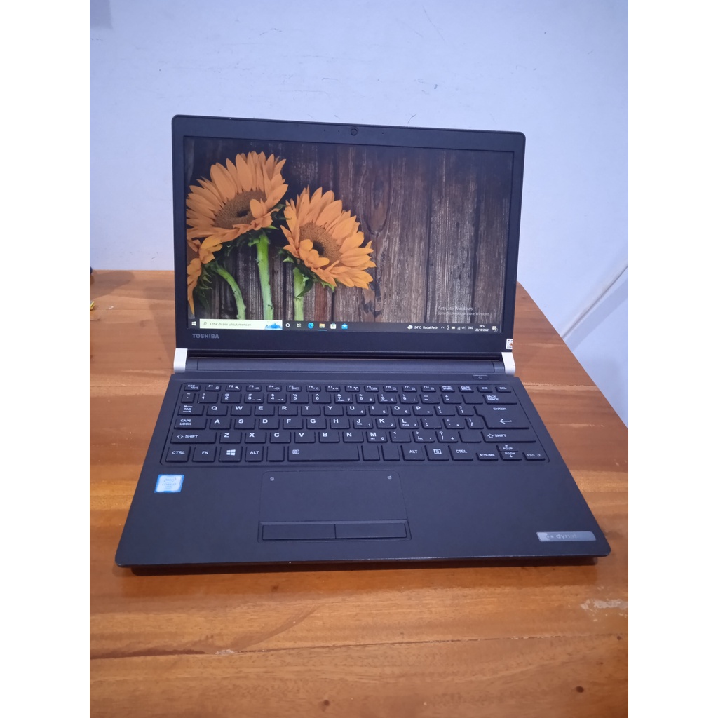 Laptop Second Toshiba R73 (Core i7 Gen 6/RAM 4GB/SSD 128GB)