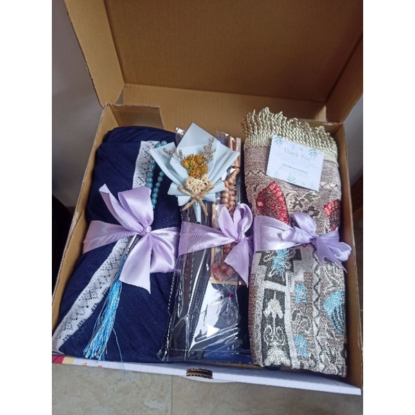 HAMPERS MUKENA COUPLE SARUNG WADIMOR SAJADAH FREE BUKET BUNGA