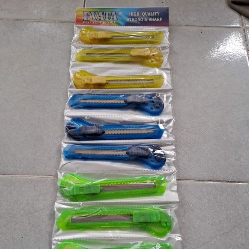 

Pisau Kater ukuran besar