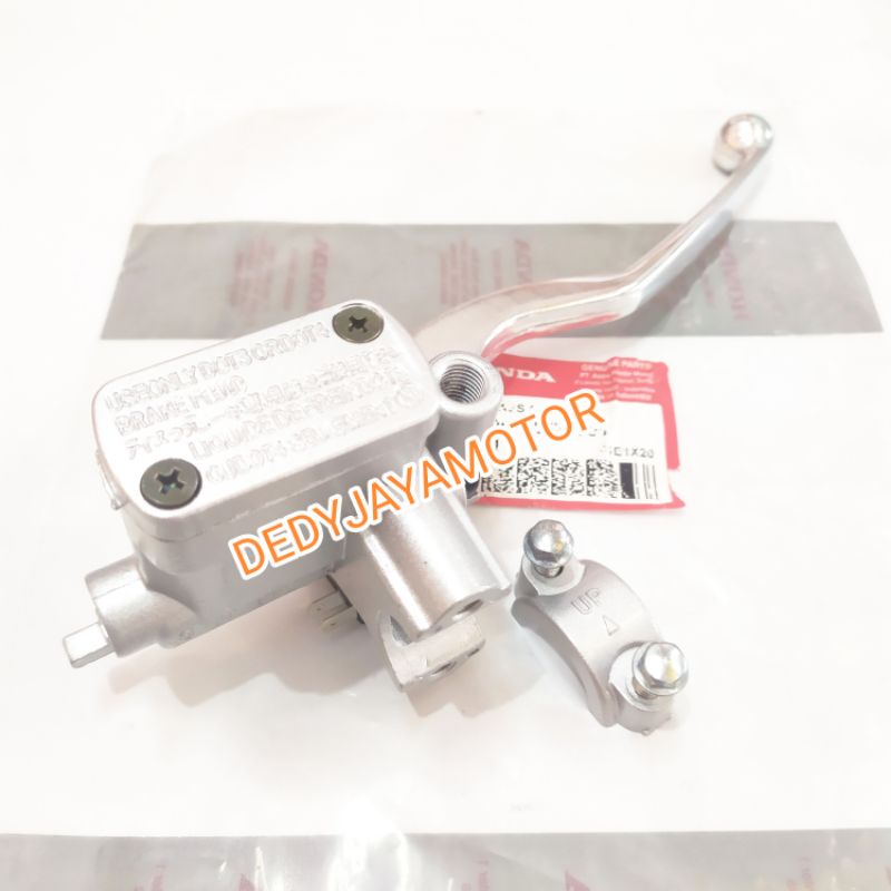Master rem atas assy Scoopy karbu + silver sepaket Dudukan spion kiri + handle Kiri scoopy injeksi scoopy esp nom cbs
