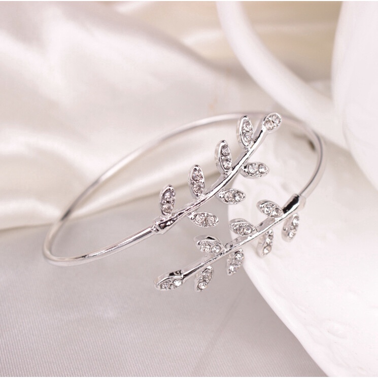 Gelang Bangle Model Terbuka Adjustable Bentuk Daun Warna Silver Untuk Wanita