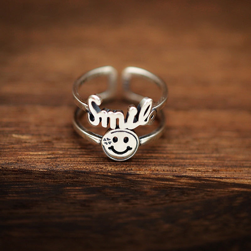 Cincin Model Terbuka adjustable Desain lucky smile Gaya retro Korea Untuk Pria