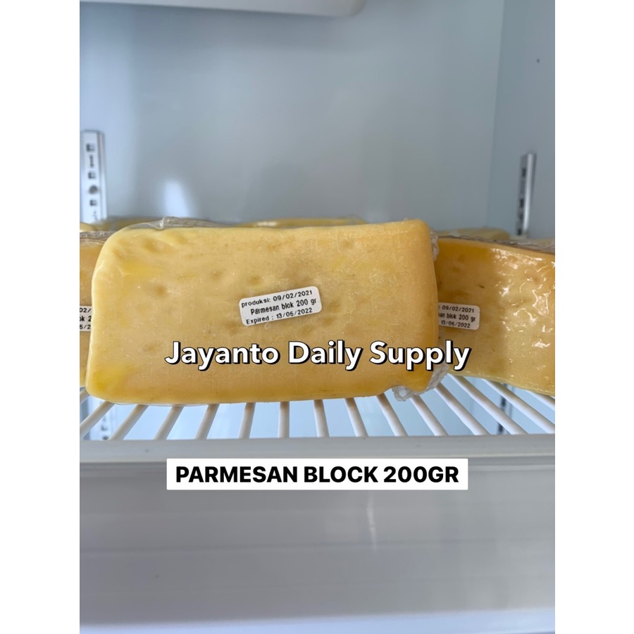 

PARMESAN CHEESE WEDGE 200GR / KEJU PARMESAN BLOCK IMPORT AUSTRALIA - 100% HALAL