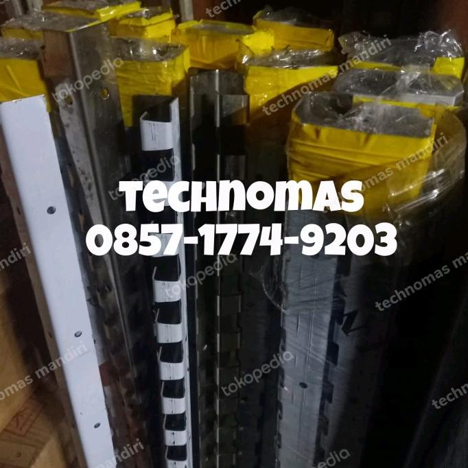 Hanger gantungan PVC curtain stanlles UK. 30cm x 1mtr ---READY---