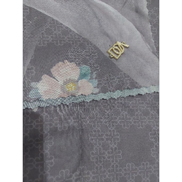 PRELOVED SCARF / HIJAB / KERUDUNG SEGIEMPAT BY DOA DEWI SANDRA