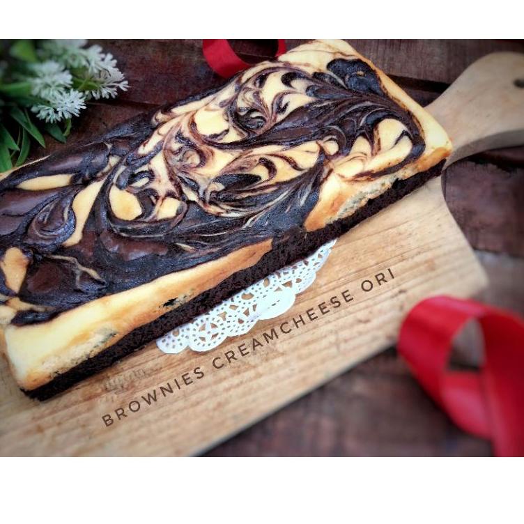 

Pesan aja--Brownie creamcheese ORI lembuut dan lumerr