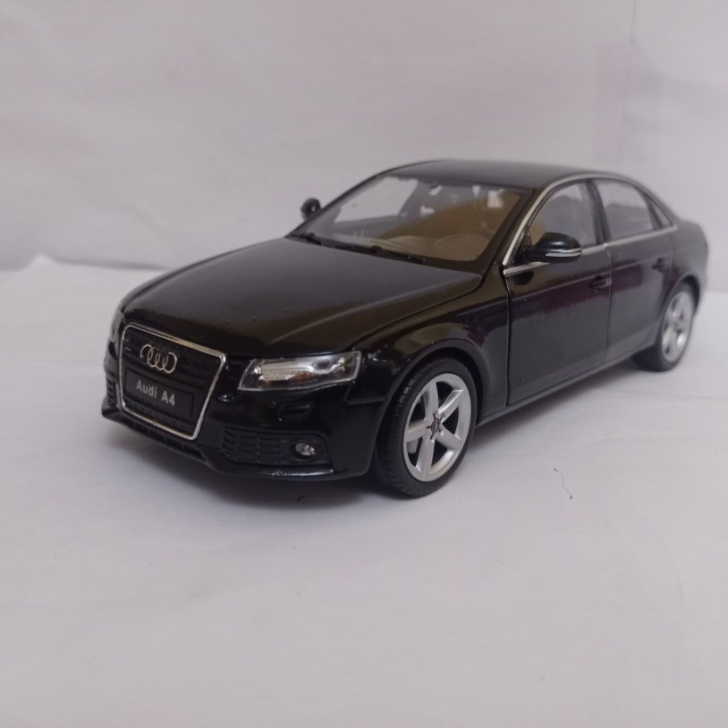 Diecast Mobil Audi A4 Black Welly skala 1:24 mobil mainan koleksi harga murah