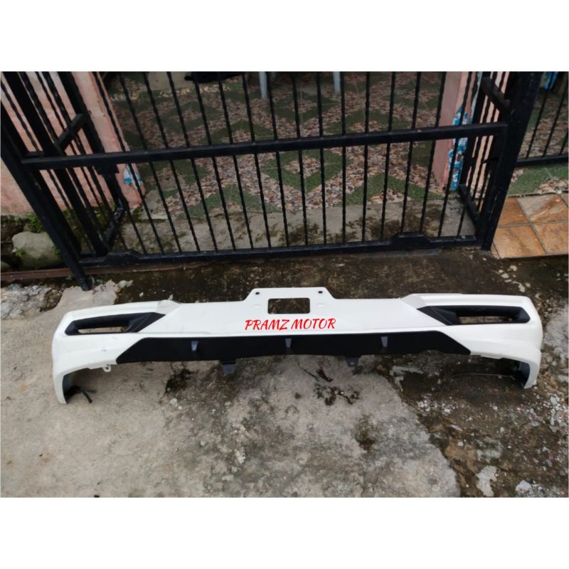 Bodykit bumper belakang TOYOTA RAIZE