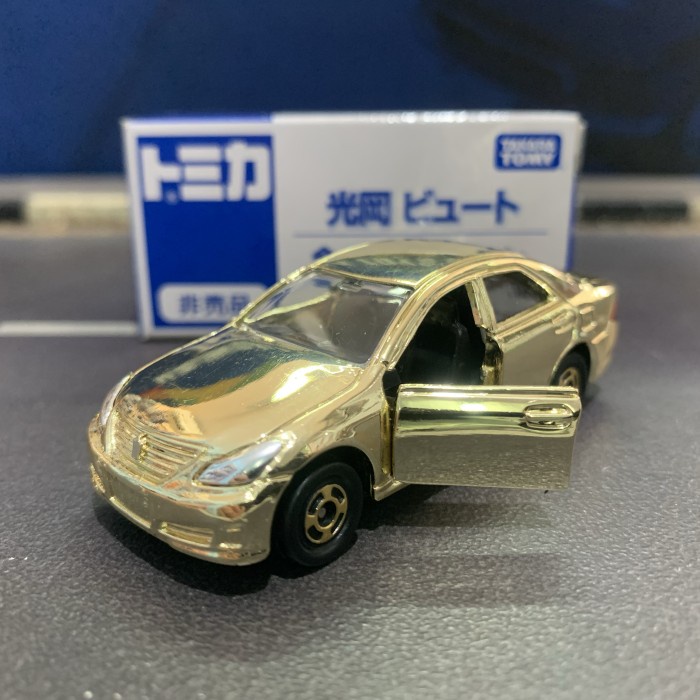 Tomica Gold Series - Toyota Crown - Made in Vietnam