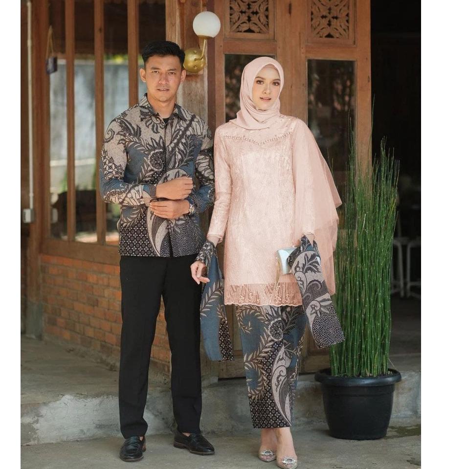 GMK.18Oc22ᴮ ‑ KEBAYA WANITA KEBAYA WISUDA KEBAYA TUNANGAN KEBAYA BATIK DAN KEMEJA VEKKA 4 COUPLE