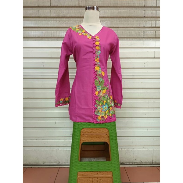 baju kebaya kurung//baju kebaya kurung bordir//baju kebaya kurung restleting belakang bahan katun im