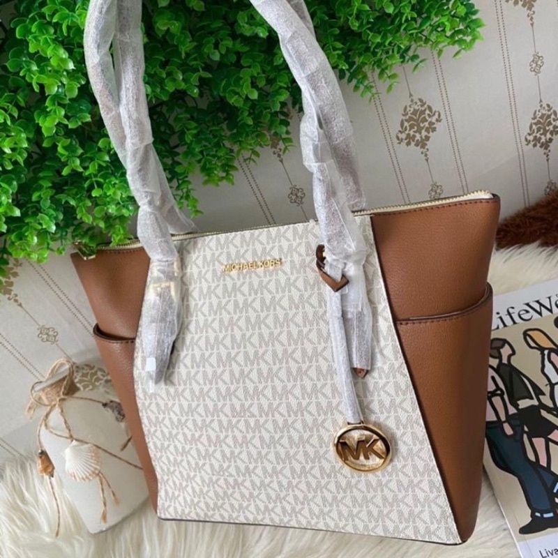 Tas Wanita Michael Kors MK Charlotte Large Tote Signature Vanilla