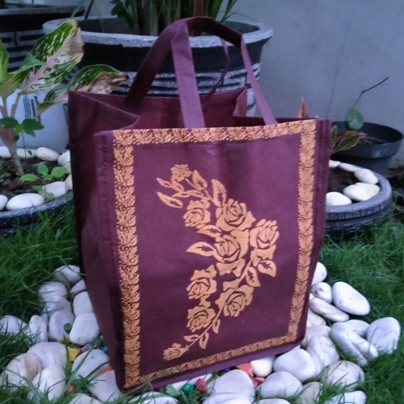 ( 1 lusin = 12 pcs) tas hajatan kotak pita 22 ketebalan 75 gsm