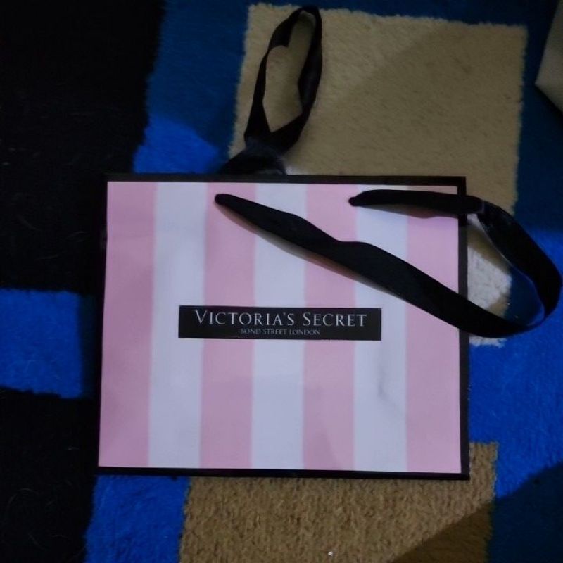

paper bag victoria secret