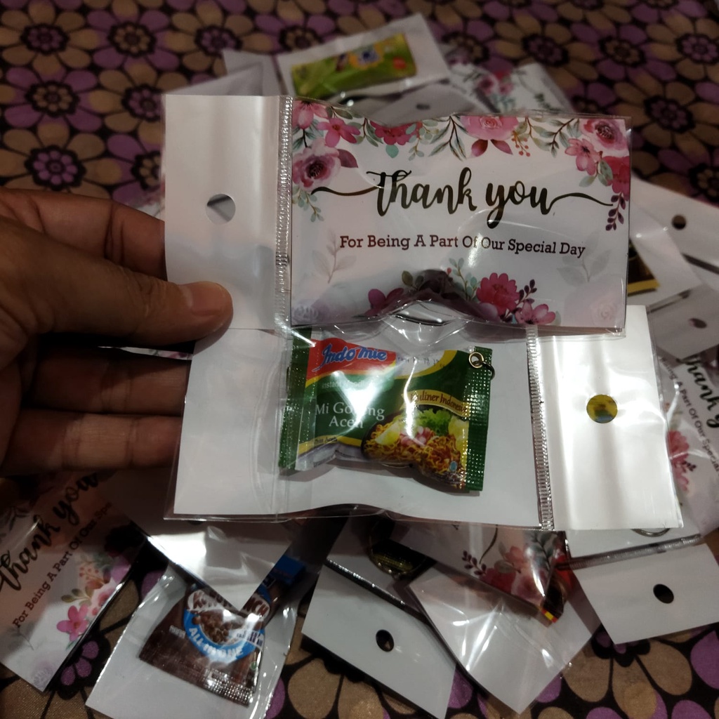 GANCI+PLASTIK Gantungan kunci snack dan minuman miniatur makanan hadiah souvenir pernihakan ultah murah