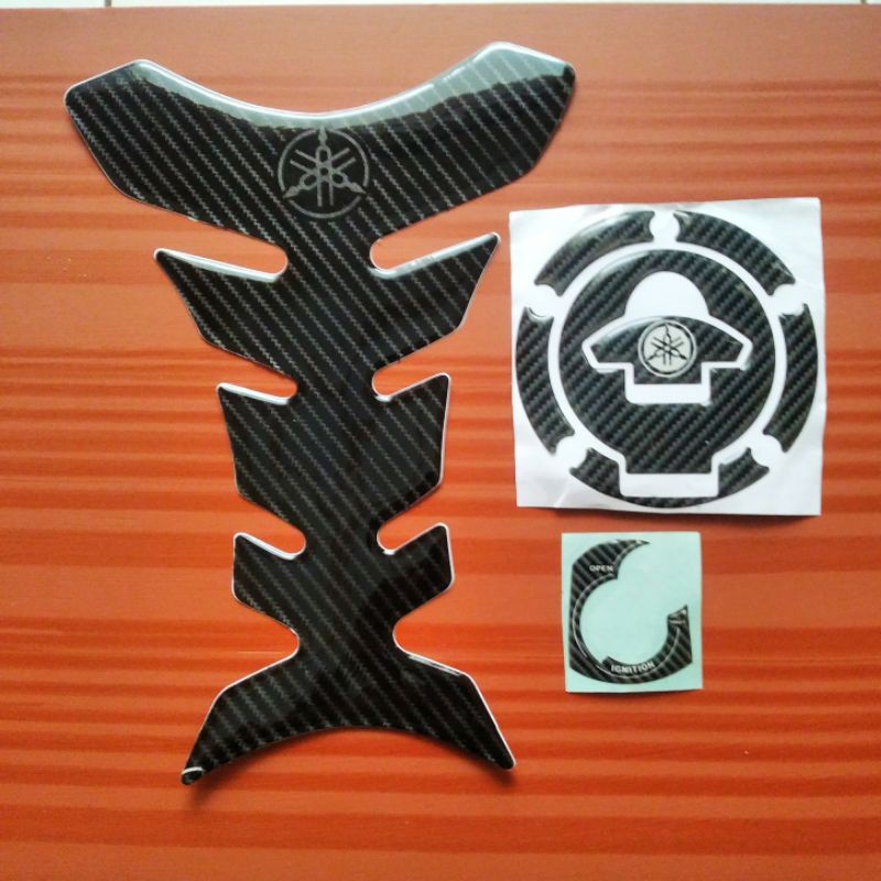 sticker tankpad r15 v2 / emblem timbul R15 v2 / body protektor R15 v2 / sticker tankpad r15 v2