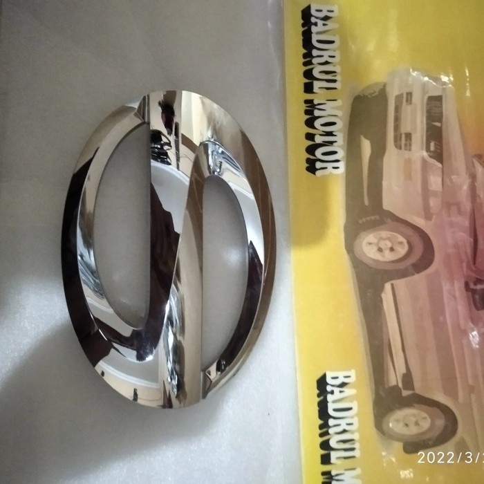 Emblem Logo Emblem Grile Depan Daihatsu Sigra Original