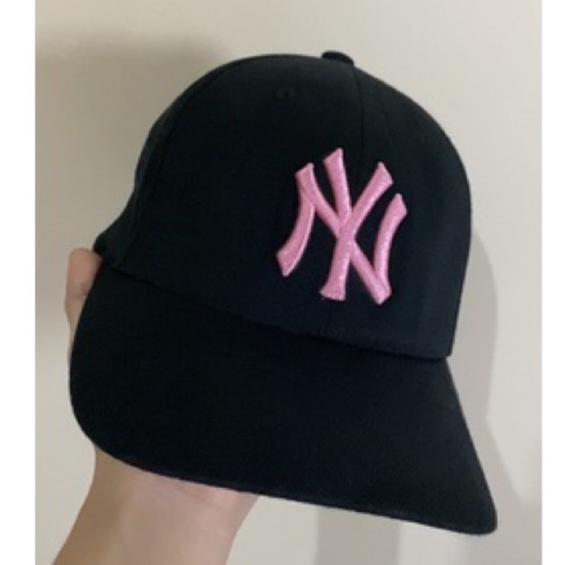 Topi MLB NY Yankees Black Pink Fitted Original Preloved