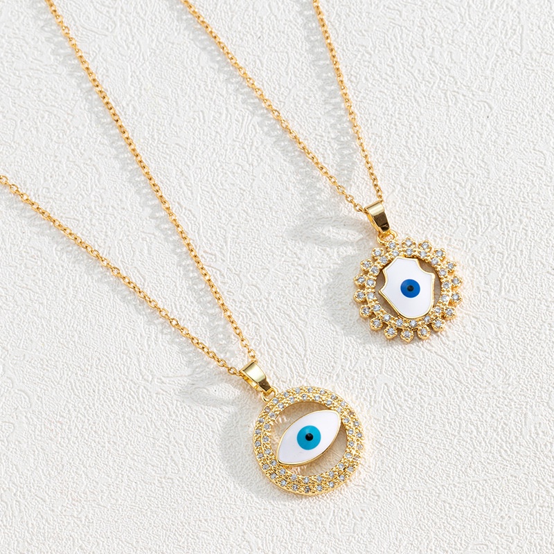 Kalung Rantai Dengan Liontin Bentuk Mata Warna-Warni element