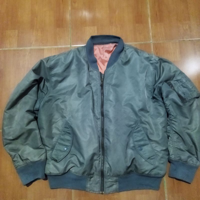 jaket bomber uniqlo