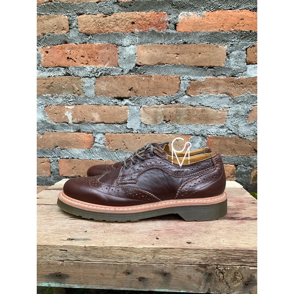 dr martens wingtip brogue brown