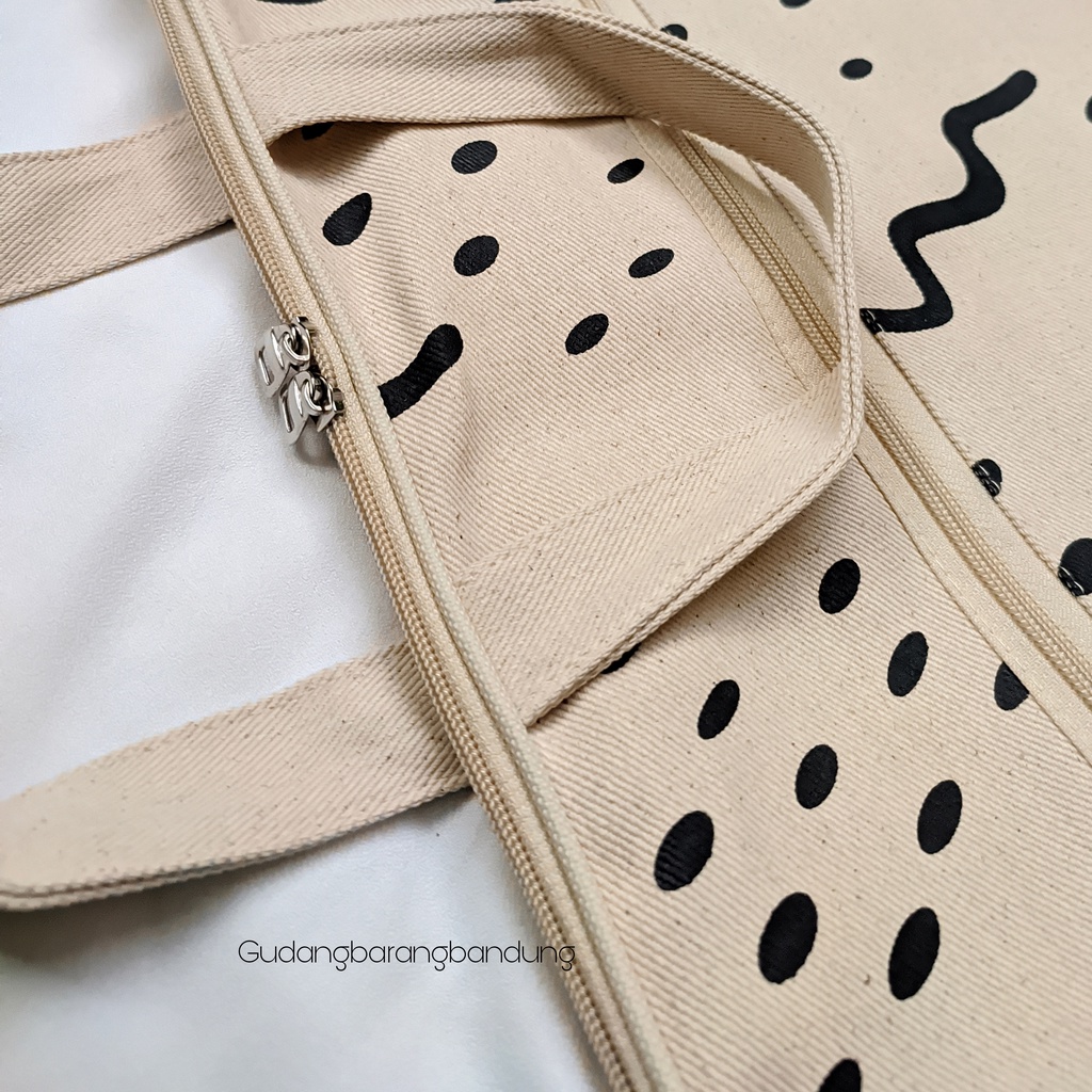 Tas Laptop Sleeve Kanvas Motif Lavenia - Perlindungan dan Gaya untuk Ukuran 15,6 Inch Anda