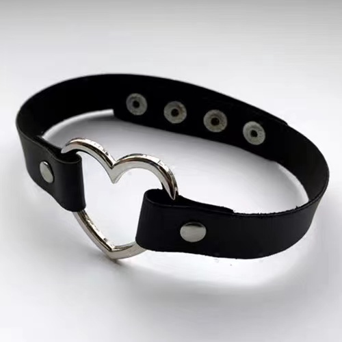 Women Gothic Fashion Heart Choker 8339