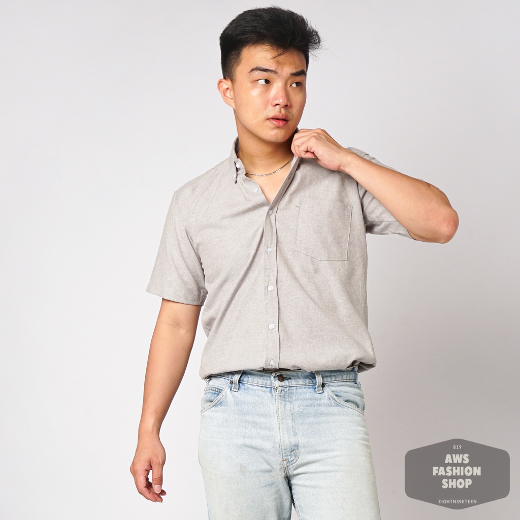 819 Kemeja Pria Lengan Pendek Polos Abu Jeans Oxford Basic SIMPLE Grey Slimfit Casual Tersedia Ready Sampai Size JUMBO BIG SIZE XXL XXXL