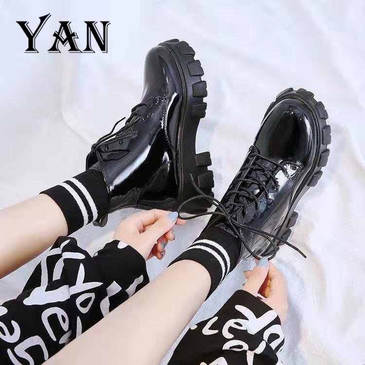 YAN Sepatu Boots Wanita Premium Quality Heel 5.5cm Sepatu Hitam Martin Kulit Terbaru