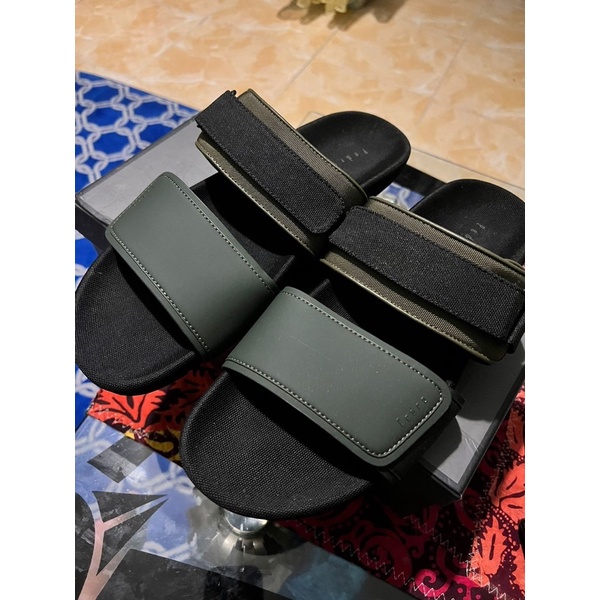 Sendal Pedro Velcro Strap Thong Sandals ukuran 44 (NEW-Preloved)