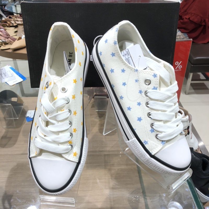 Nevada sepatu sneakers wanita branded Matahari