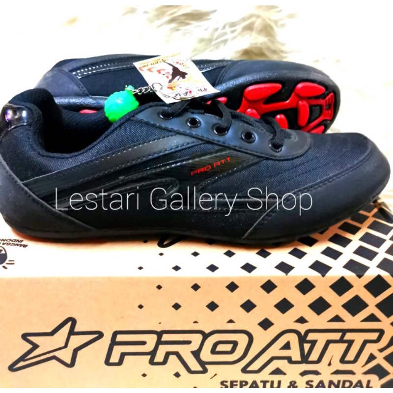 SEPATU SEKOLAH PROATT SIZE 40-42 FREE KAUS KAKI