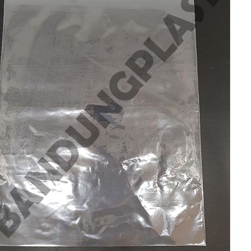 

PLASTIK KLIP BAJU / GARMENT ukuran 30x40 C-Tik