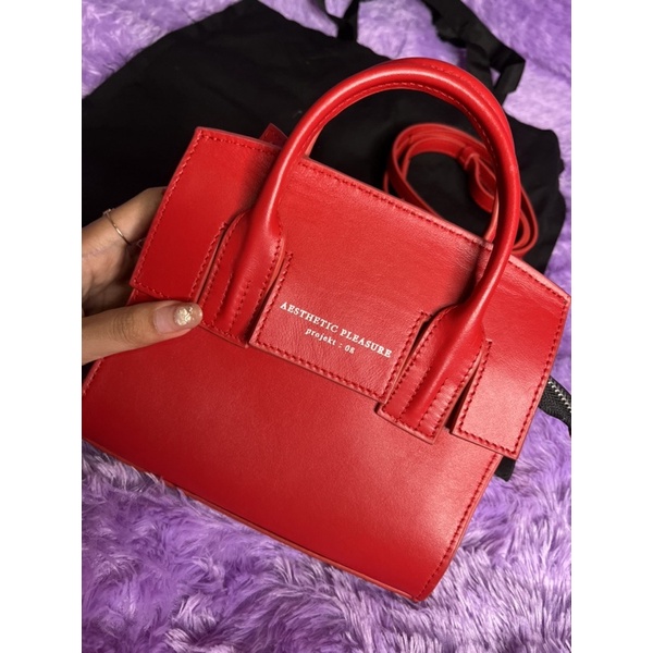 Aesthetic Pleasure Micro Isolation Red
