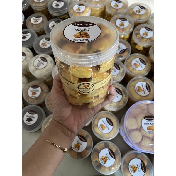 

kue kering nastar lipat nanas . toples 800ml / 500gr