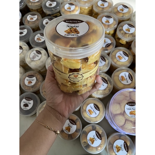 

kue kering nastar lipat nanas . toples 800ml / 500gr