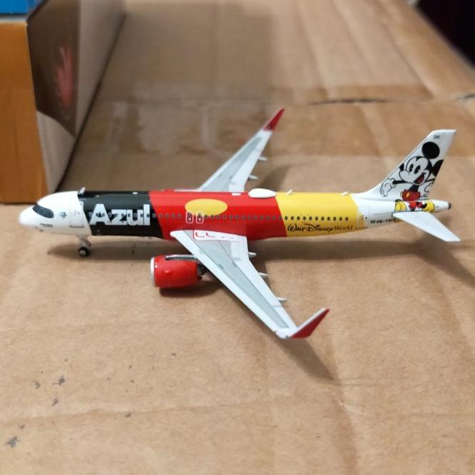 Diecast Pesawat Phoenix Airbus A320 Neo Azul Brazilian Mickey 1/400