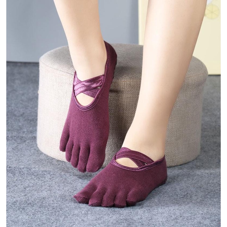 Kaos Kaki Yoga Anti Licin Dengan 5 Jari Tertutup  Tali Silang  Kaos Kaki Pilates Woman Gym Yoga Socks Anti Slip  With Grips Non Slip